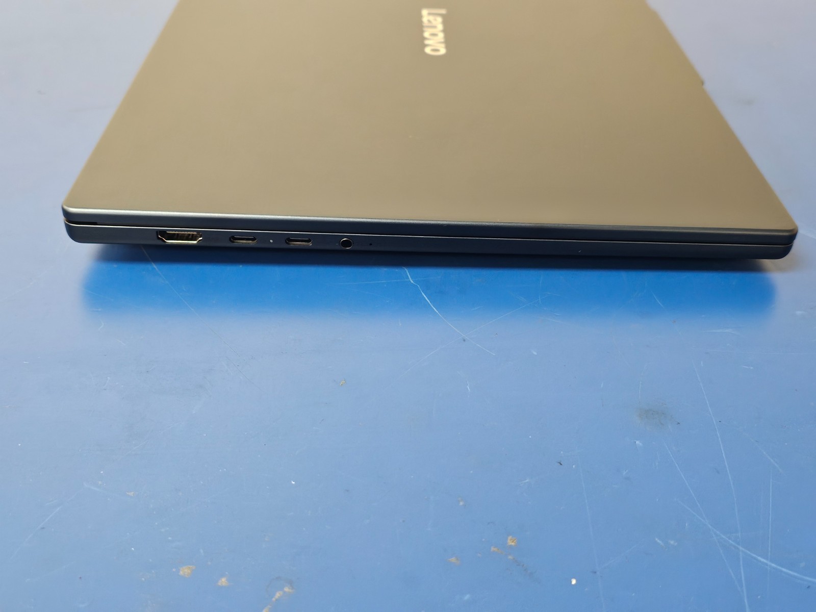 LENOVO IdeaPad 5 2-in-1 16AKP10, AMD Ryzen AI 7 350, 16 GB RAM, 1 TB NVMe SSD