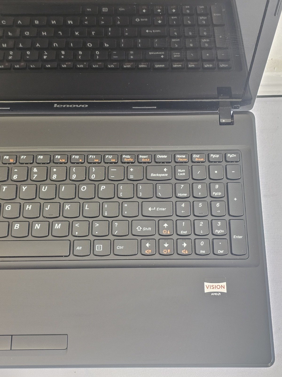 Lenovo G585 Laptop – AMD E-300 – 4GB RAM – 160GB HDD – NO BATTERY – Windows 10