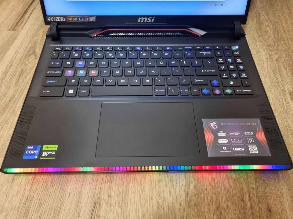 MSI RAIDER GE68 RTX 4090 i9 14900HX 32GB RAM 2TB SSD 4K 120HZ – WORTH $7499