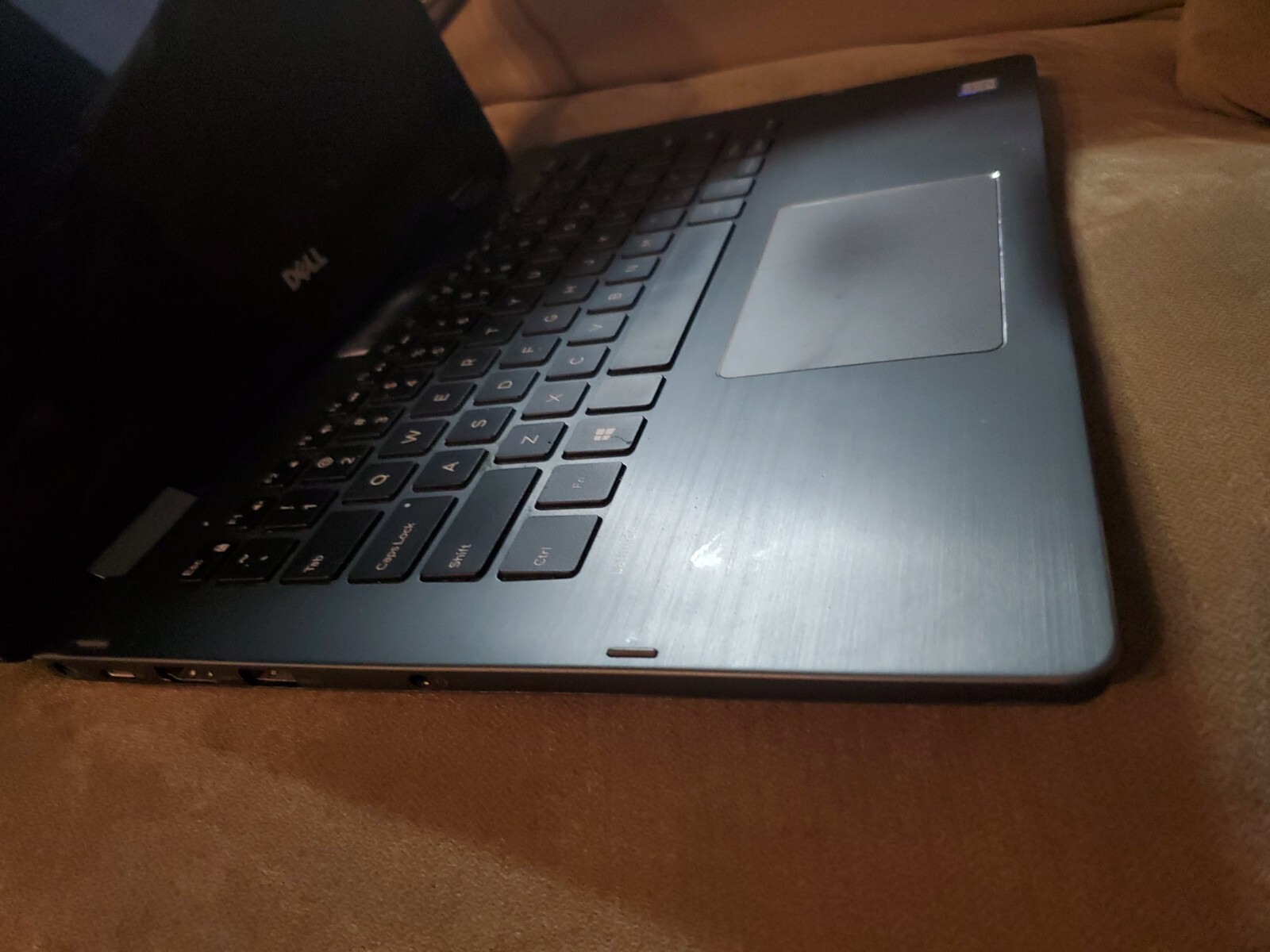 Dell Latitude 3379 Core i3 6100U 2.3GHz 4GB RAM. sell for part.