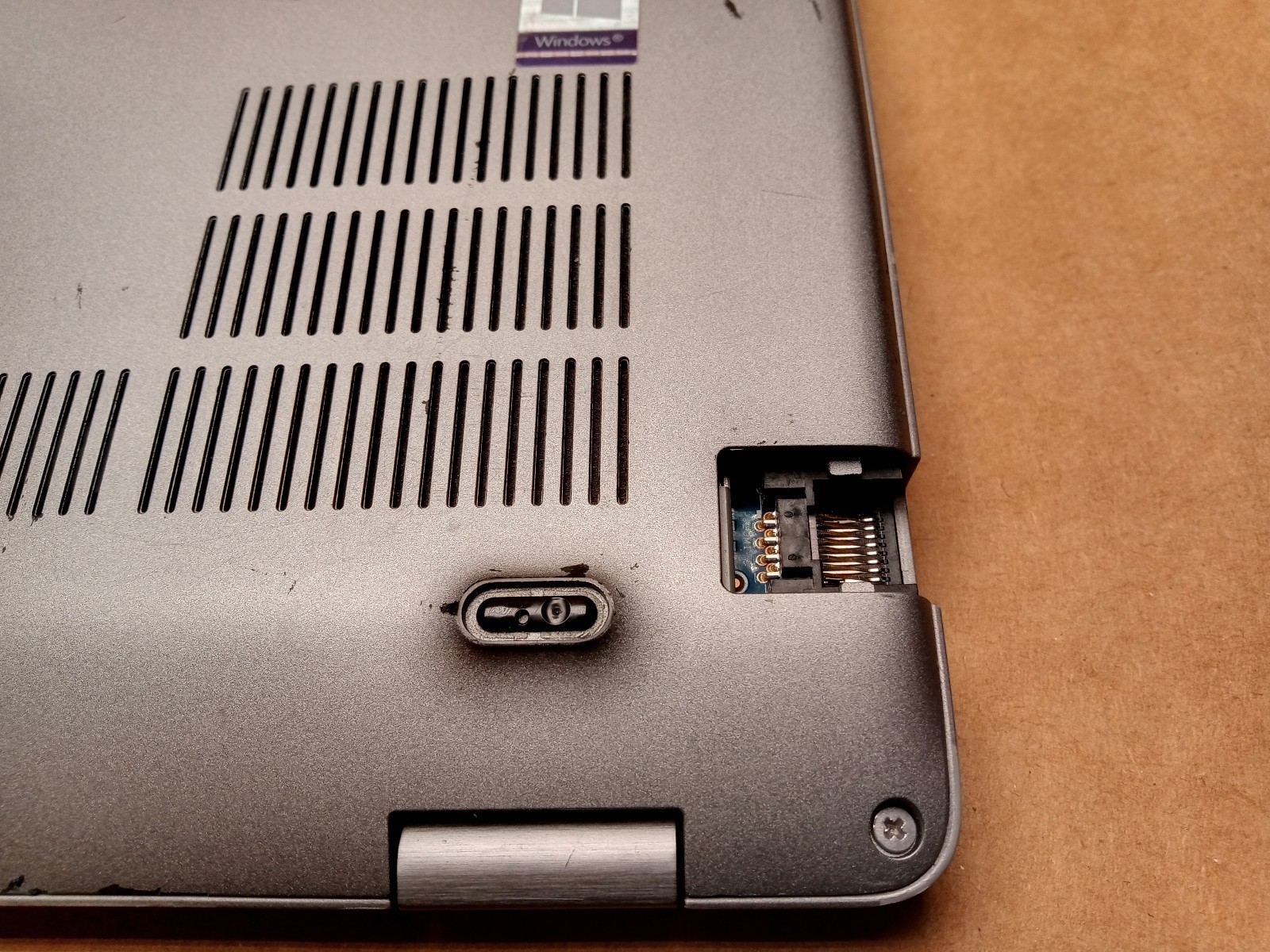 Dell Precision 3551 i7 10750H, 8GB RAM, 256GB SSD, Quadro P620, Windows 11, Read
