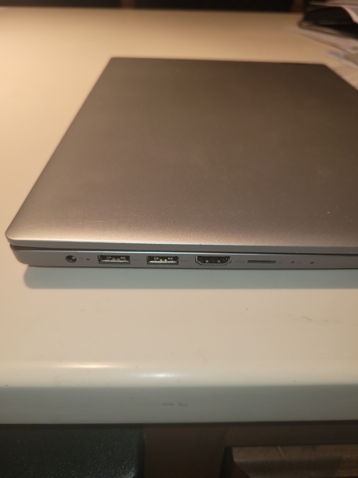 Lenovo IdeaPad Slim 1-14AST-05 14″ | Includes Charger| 4GB RAM 64GB HDD Win 10