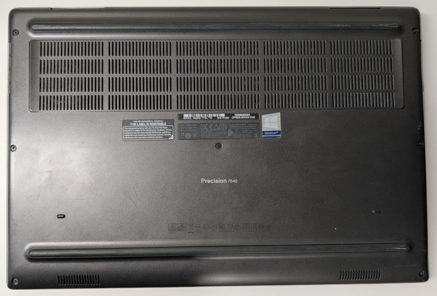 Dell Precision 7540 15.6″ i9-9880H 2.30GHz 32GB No Drive T1000 READ 7T4L453