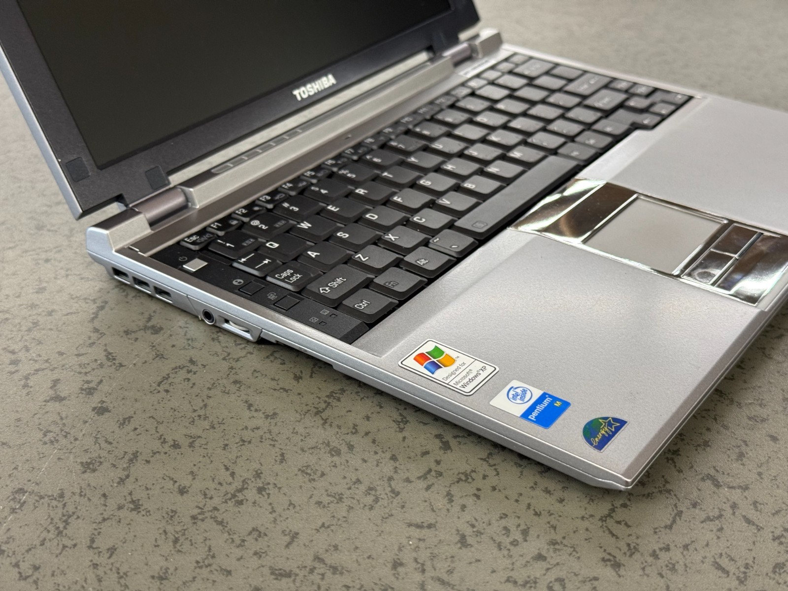 TOSHIBA Portege R205-S2062 Laptop Pentium M 1.20GHz, 512MB, 60GB HDD