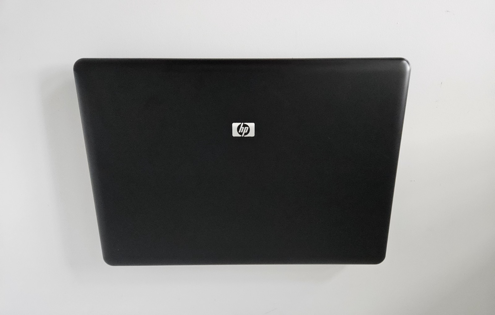 HP Compaq 6830s 17″ Laptop Intel Core 2 Duo P8400 2.26GHz 4GB RAM *No HDD/OS*