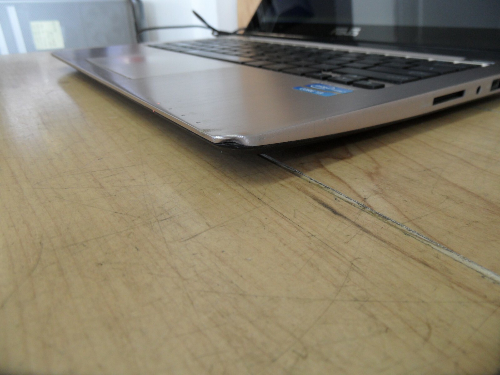 Asus X202E Laptop For Parts Posted Bios Hard Drive Wiped Dinged Up