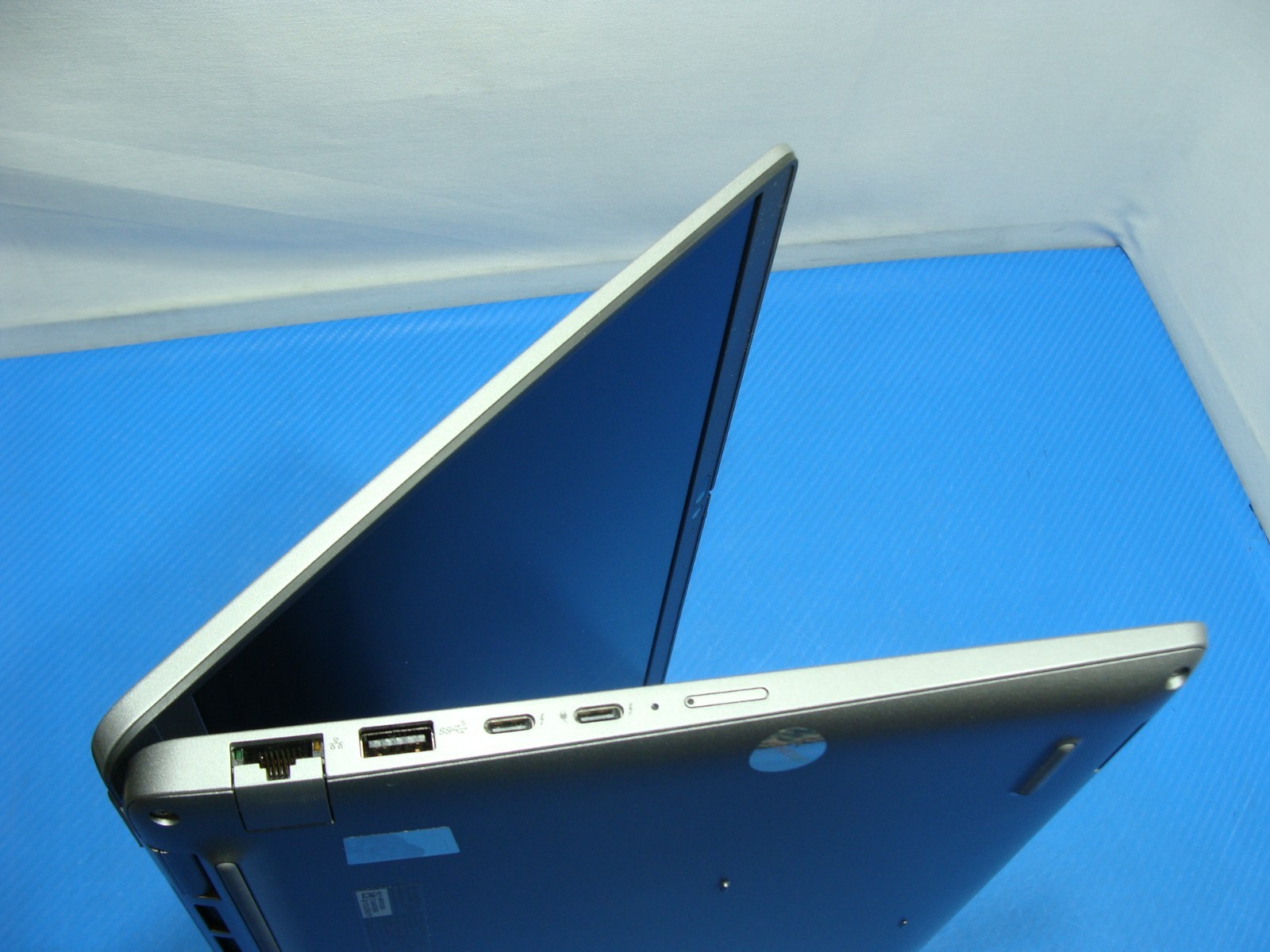 Dell Latitude 5450 14” FHD core Ultra 5 125U 3.6GHz 16GB 256GB Windows 11 Pro