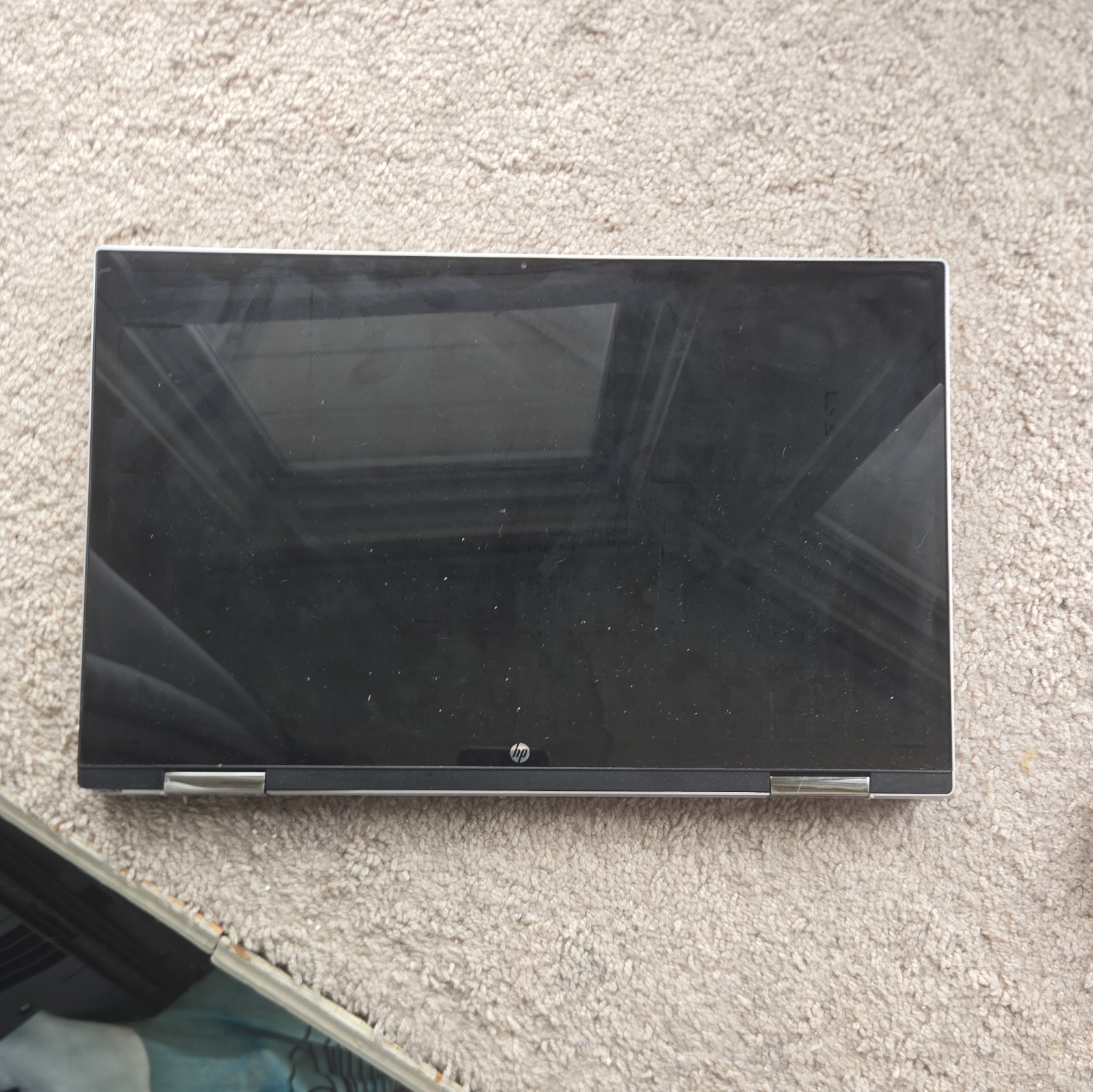HP Pavilion x360 2-in-1 15.6″ i5 12th 8GB ram 256GB Silver Laptop. 96% battery