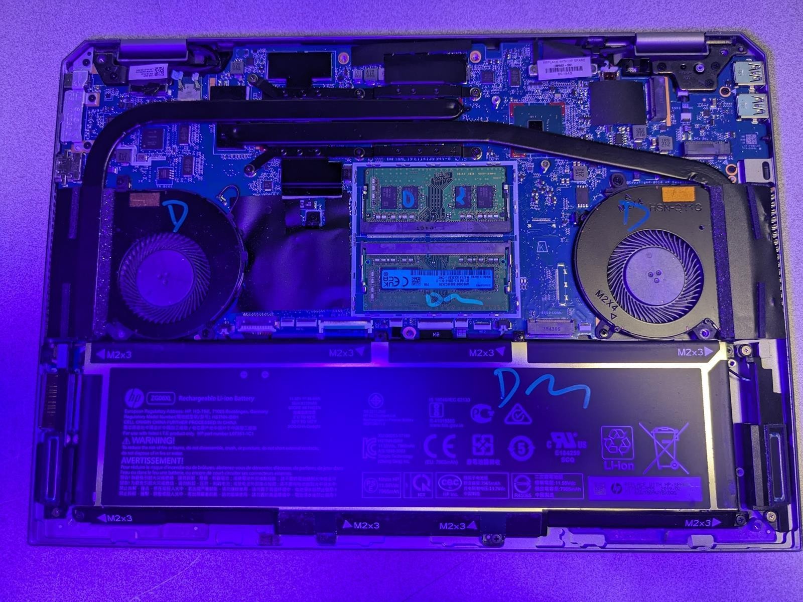 HP ZBOOK STUDIO G5 i7-8850H @ 2.60GHz, 16GB RAM, NO HDD/OS – (FOR PARTS)