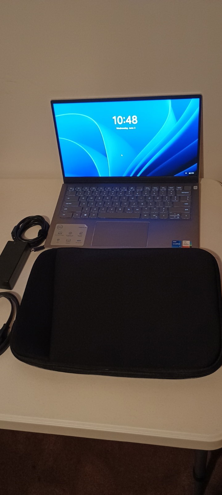 Dell Inspiron 14 5410 14in i7-11390H 8GB 256GB SSD Win11 Gray Charger