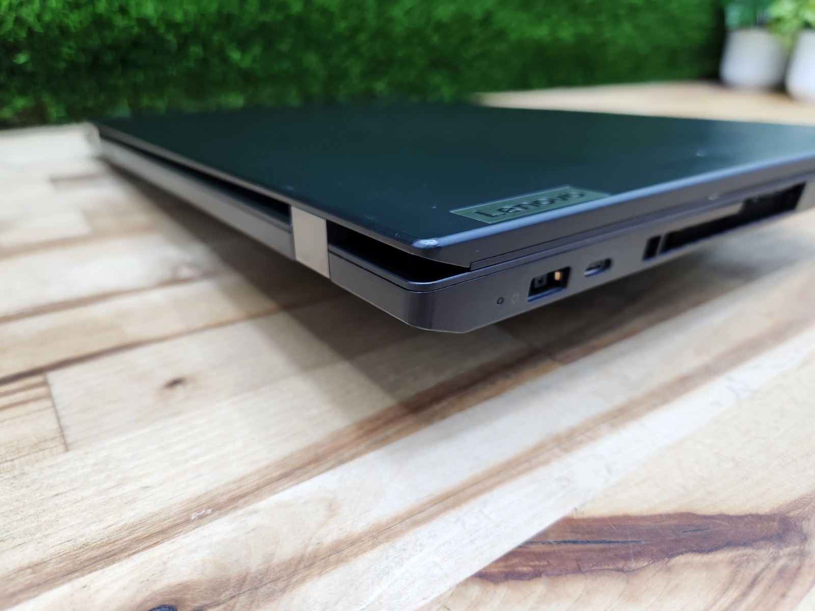 Lenovo ThinkPad P15V Gen 1 15.6″ FHD i7-10875H 2.30GHz 32GB RAM Windows 11 Pro ~
