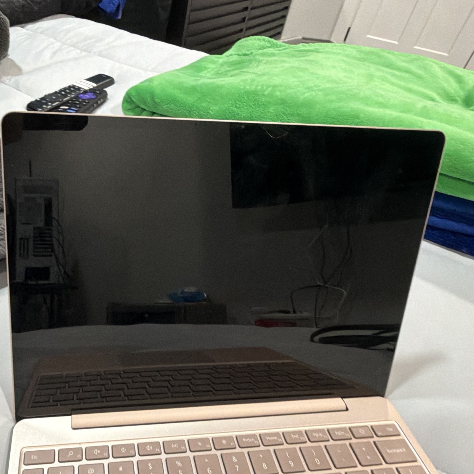 Microsoft Surface Laptop 3 13.5″ i5 8GB 256GB SSD Win10 With Carrying Case