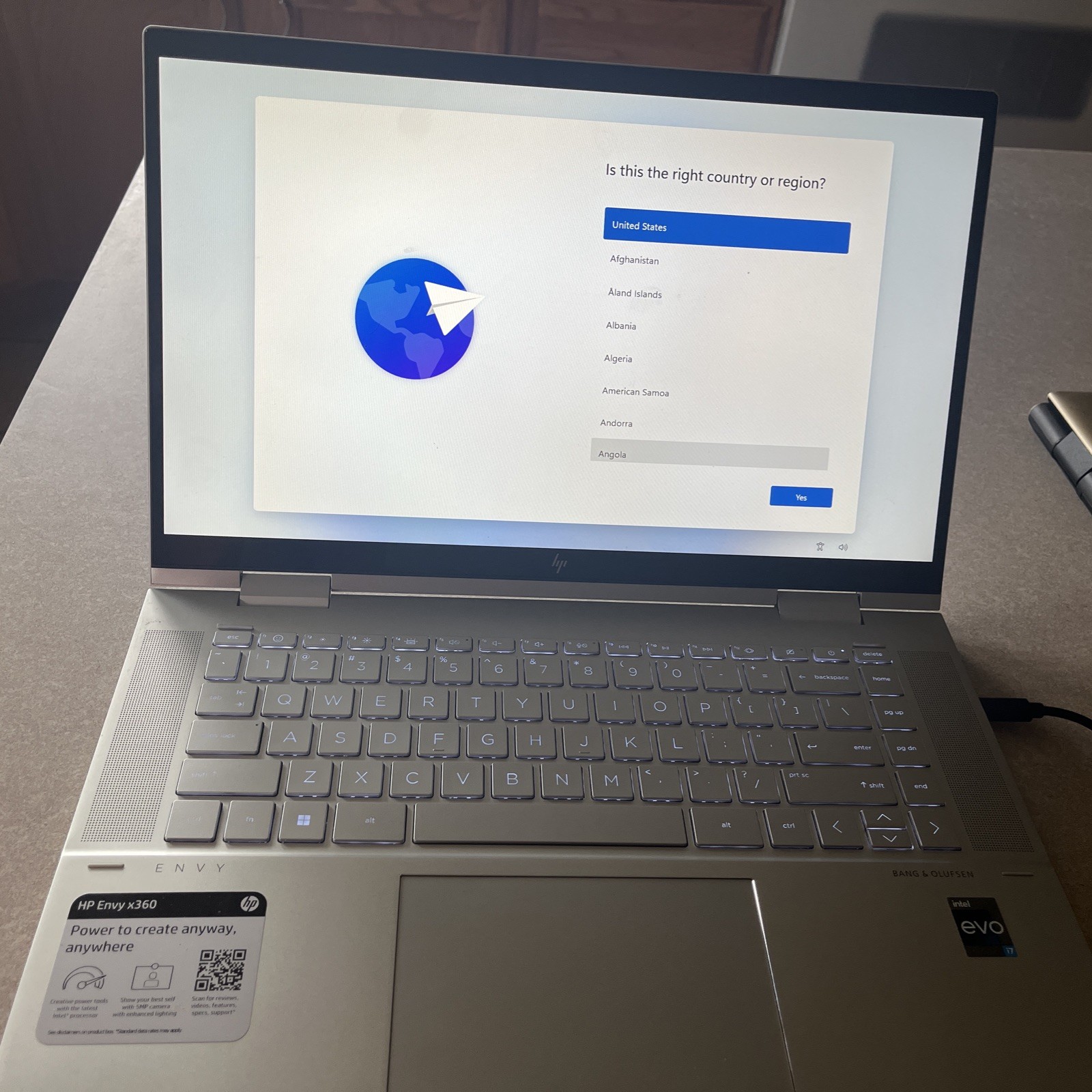 HP ENVY x360 15-ew0023dx 15.6″ Touch 2-in-1 16GB RAM 512GB SSD