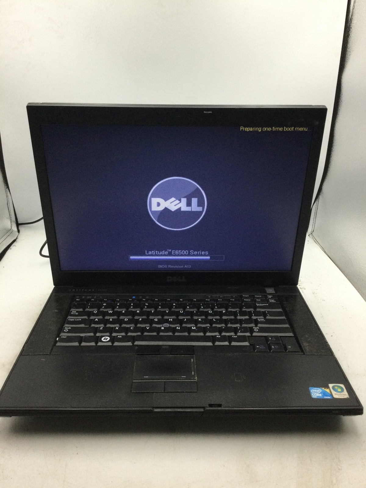 DELL LATITUDE E6500 – FOR PARTS/POWERS ON – INTEL CORE 2 DUO – 2GB RAM -READ -BB