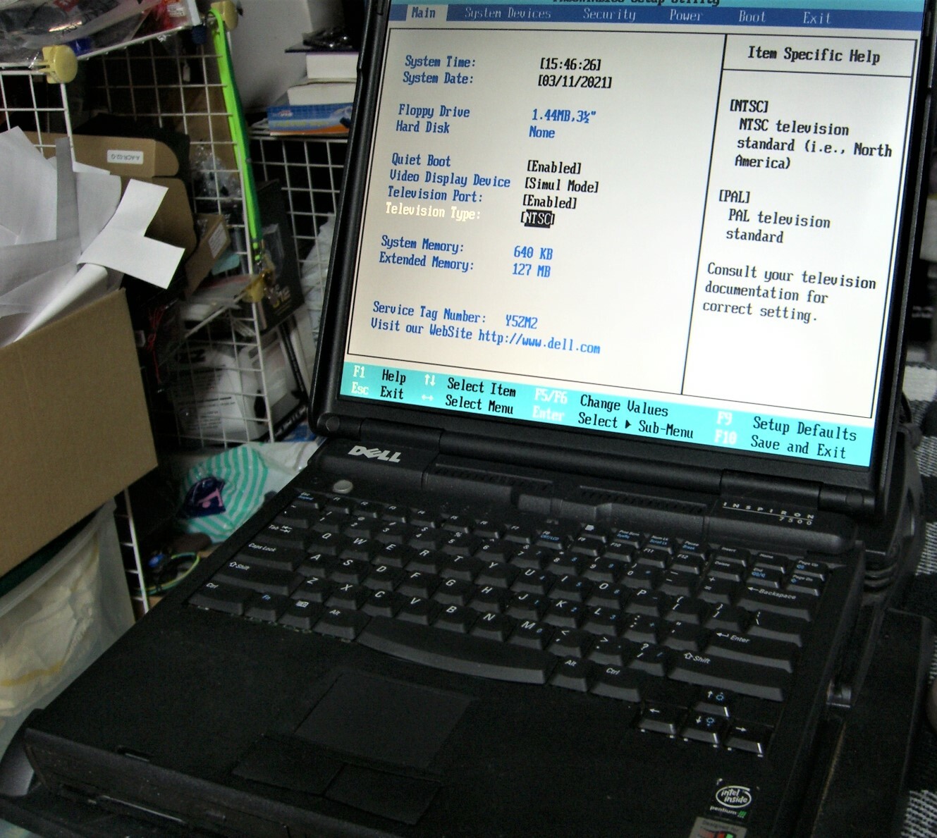 Old Dell Inspiron 7500 Laptop w/CPU/HD/Rams & Dock for collector (Working As Is)
