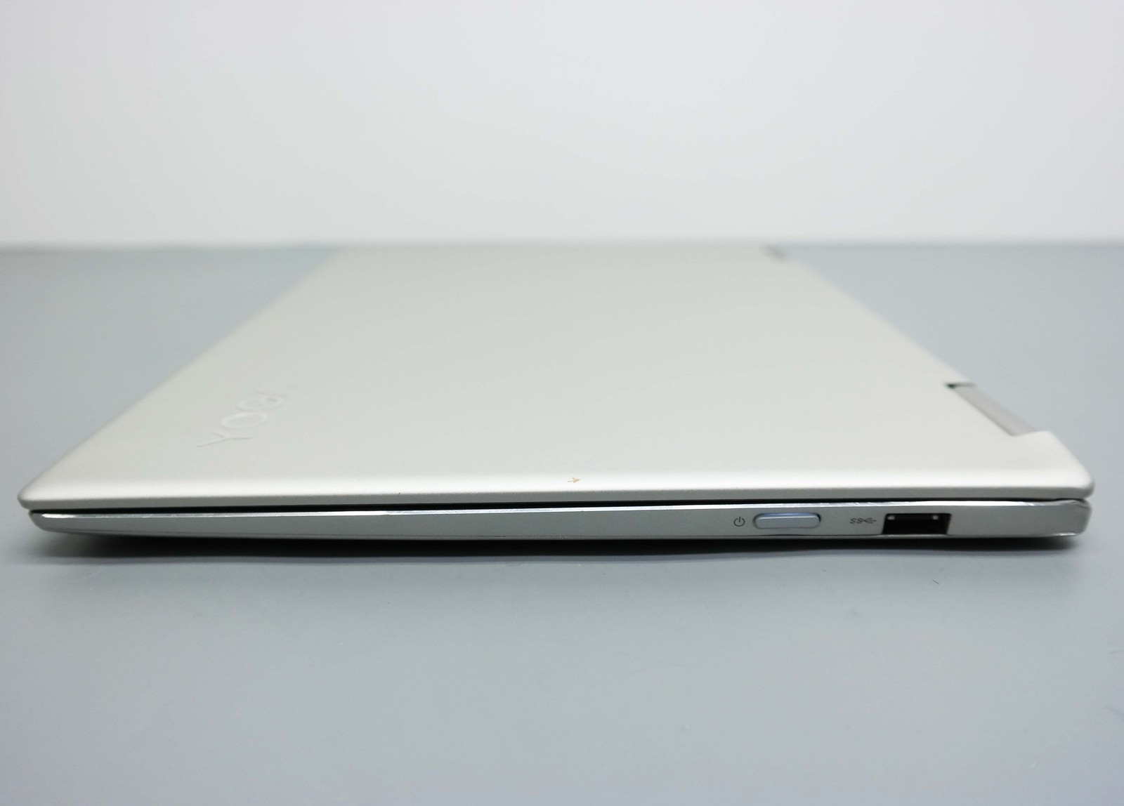 Lenovo Yoga 720 13.3″ Core i5-7200U 8GB 256GB SSD Silver