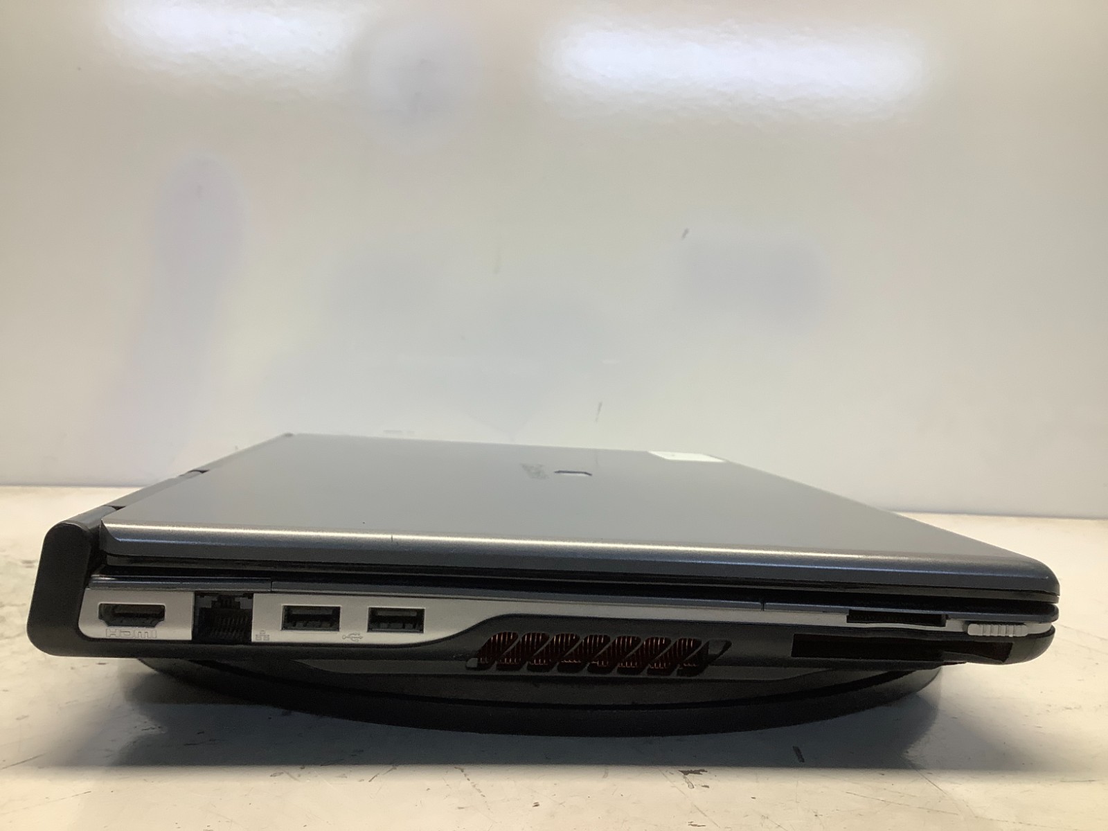 Gateway W350A AMD Turion 64 X2 TL-60 2000MHz 1.5 GB NO HDD/Battery