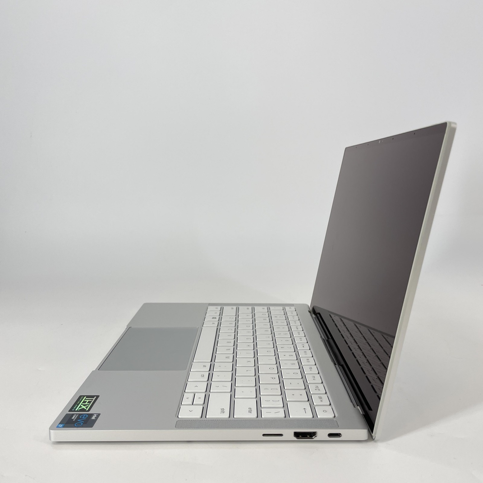 Razer Book 13.4 Silver 59Hz UHD+ TOUCH i7-1165G7 2.80GHz 16GB 1TB SSD Very Good