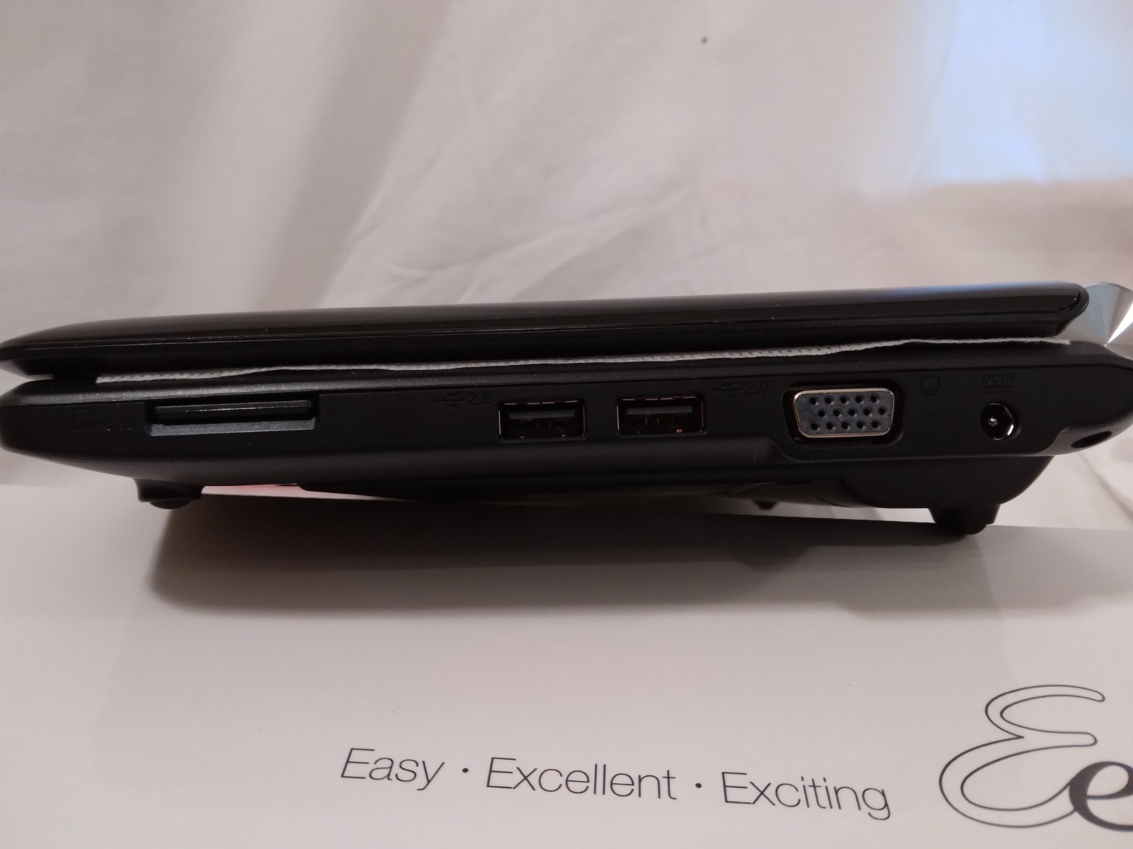Asus Eee PC 1000HD – Open Box – Complete Kit – Sealed Charger – Untested
