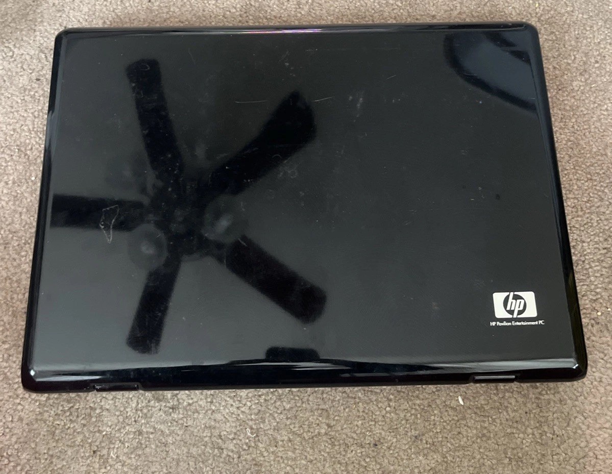 HP Pavilion dv9000 series laptop AMD Turion 64 X2 UNTESTED / FOR PARTS