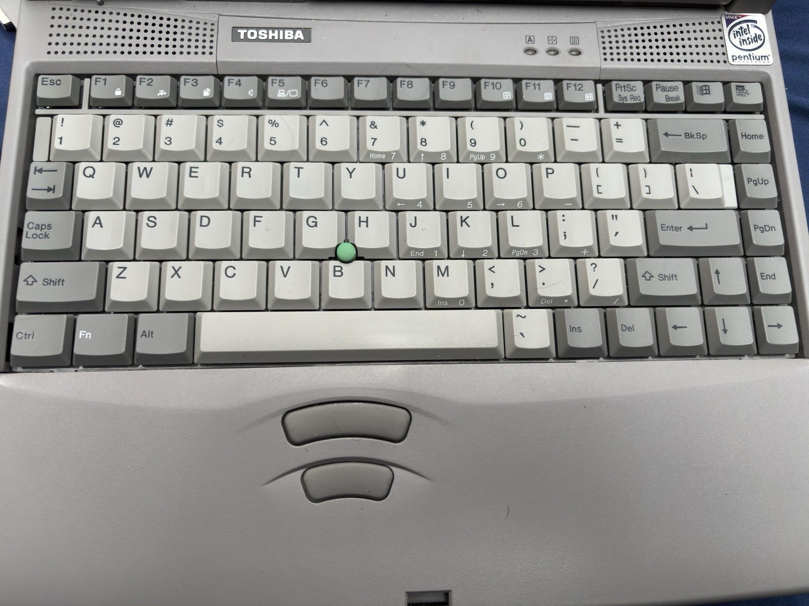 Toshiba Tecra 750DVD Pentium 500MHz 128MB RAM 5.1GB HDD, NO OS, Toshiba WebCam