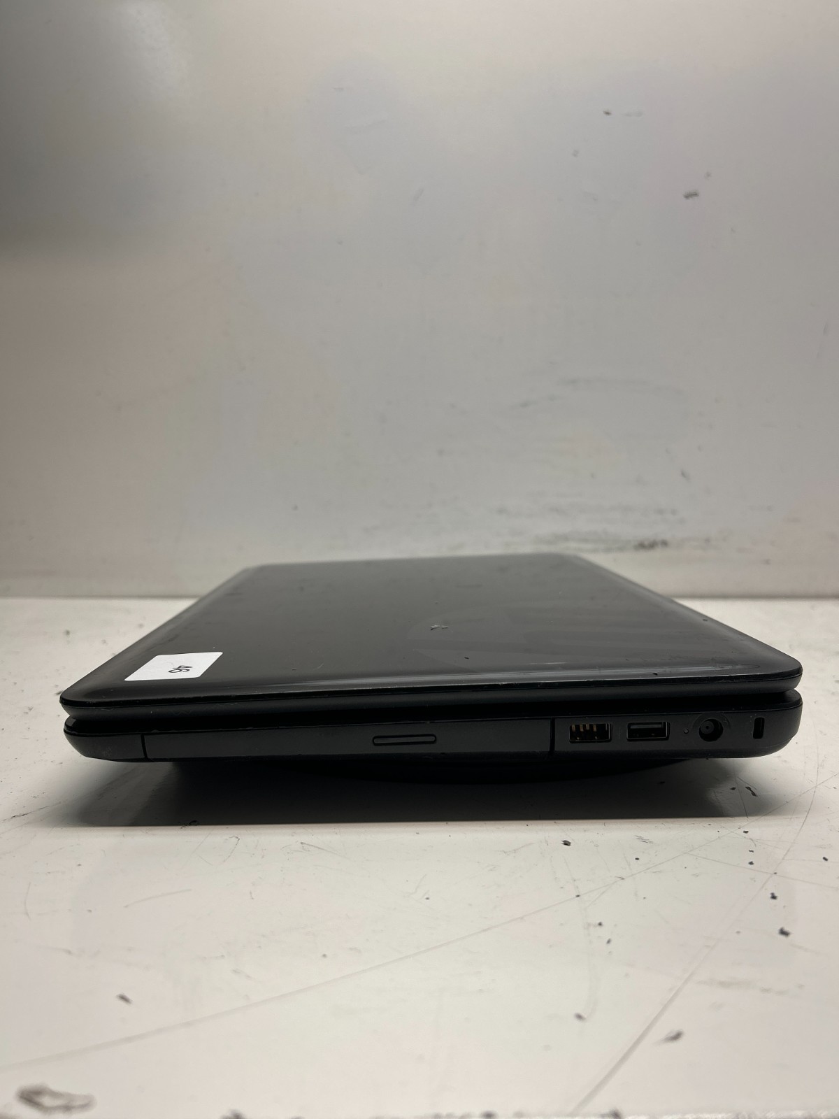 HP 2000-2b22DX Intel i3-3120M 2.5GHz 4GB NO HDD