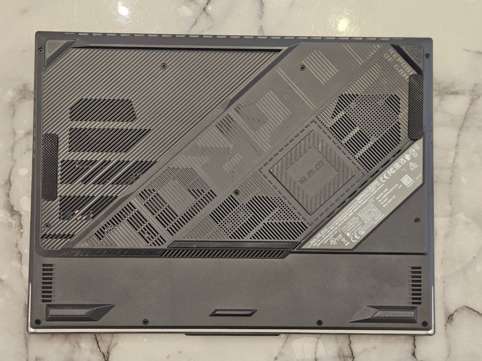 ASUS ROG Strix G16 i9 1400HX | Nvidia RTX 4060 8gb