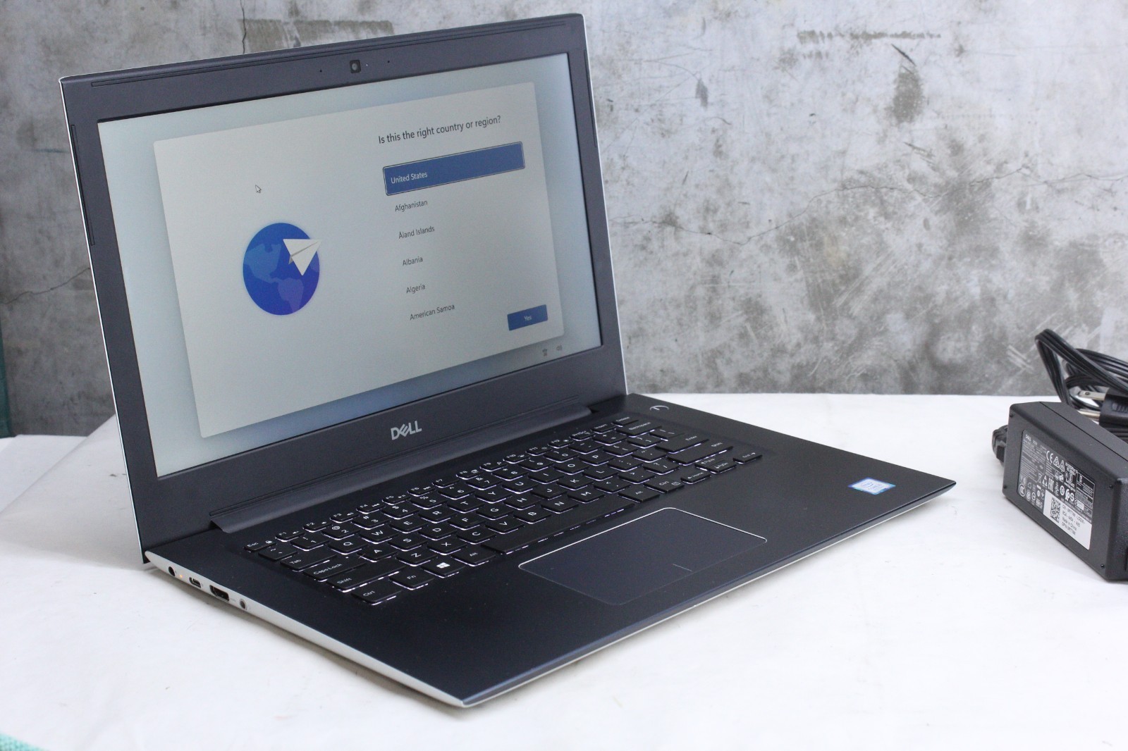 Dell Vostro 5471 | Cosmetic Grade C | i5-8250U, 8GB Ram, 256GB NVMe, Win 11 P