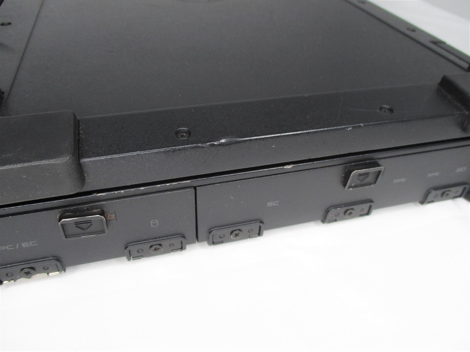 Dell Latitude 14 Rugged Extreme 7414 HD TouchScreen i5-6300U 8GB 512GB DVDR READ