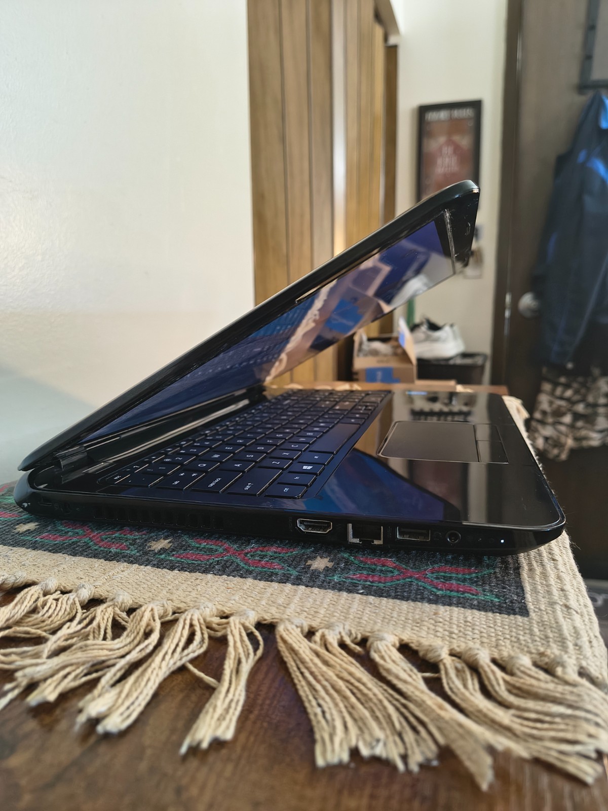 HP 15″ Notebook T/S PC Core i3-4005U@1.7GHz 12GB 240GB SSD Wn11Hm
