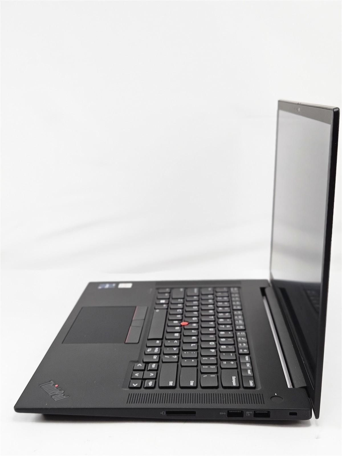 Lenovo ThinkPad P1 Gen 5 Intel Core i7-12800H 16GB 512GB SSD 16″ Iris Xe