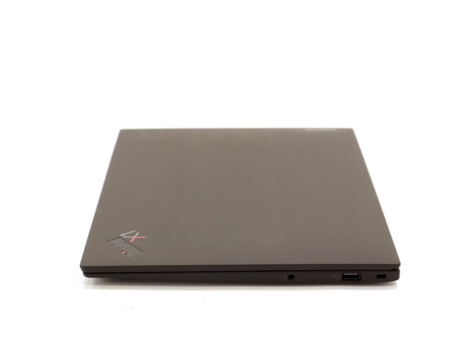 Lenovo ThinkPad X1 Carbon Gen 10 14.0″ Touch FHD+ i5-1240P 16GB 500GB NVMe W11P