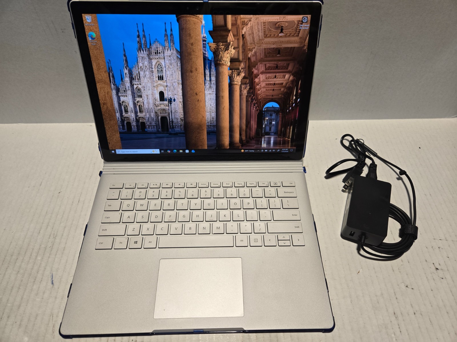 Microsoft Surface Book 13.3″ Touch Laptop Core i5-6300U 8GB 128GB Win10 Nice One