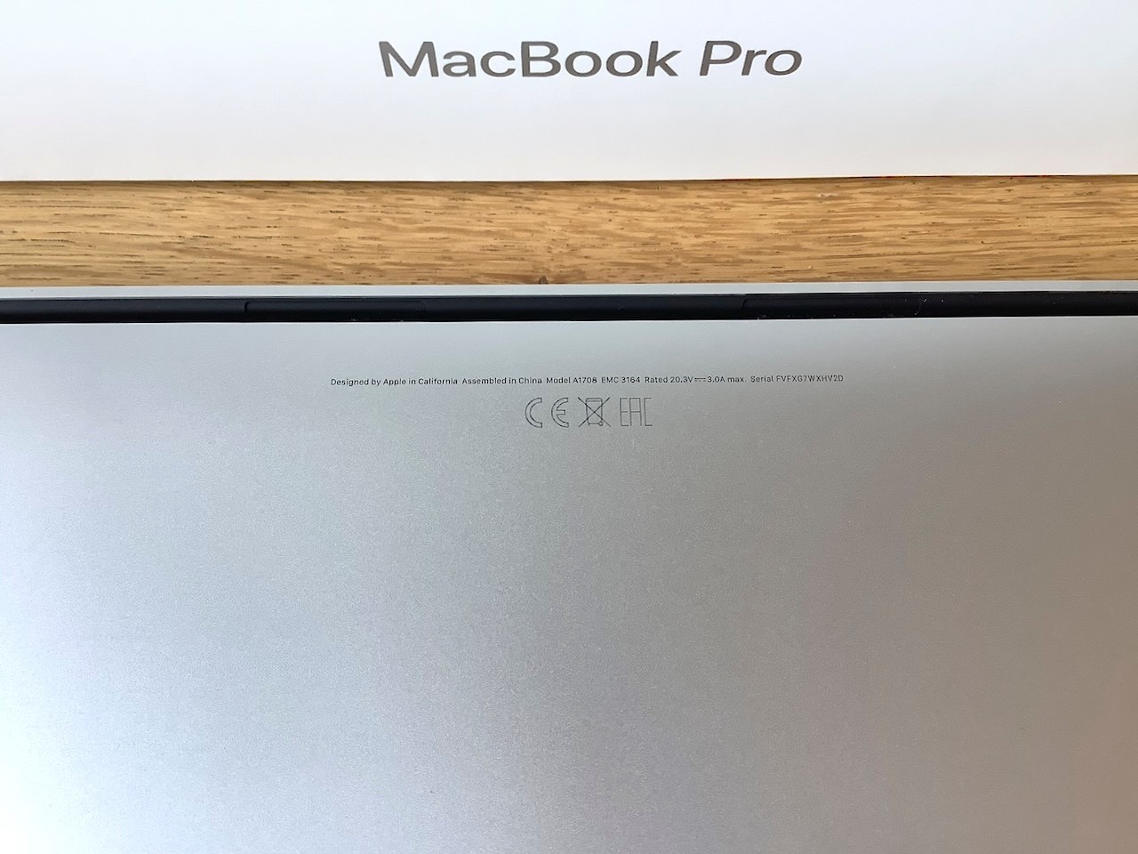★ Apple MacBook Pro Retina 13″ A1708 (2017) 256GB SSD + Charger Silver ★ Original Box