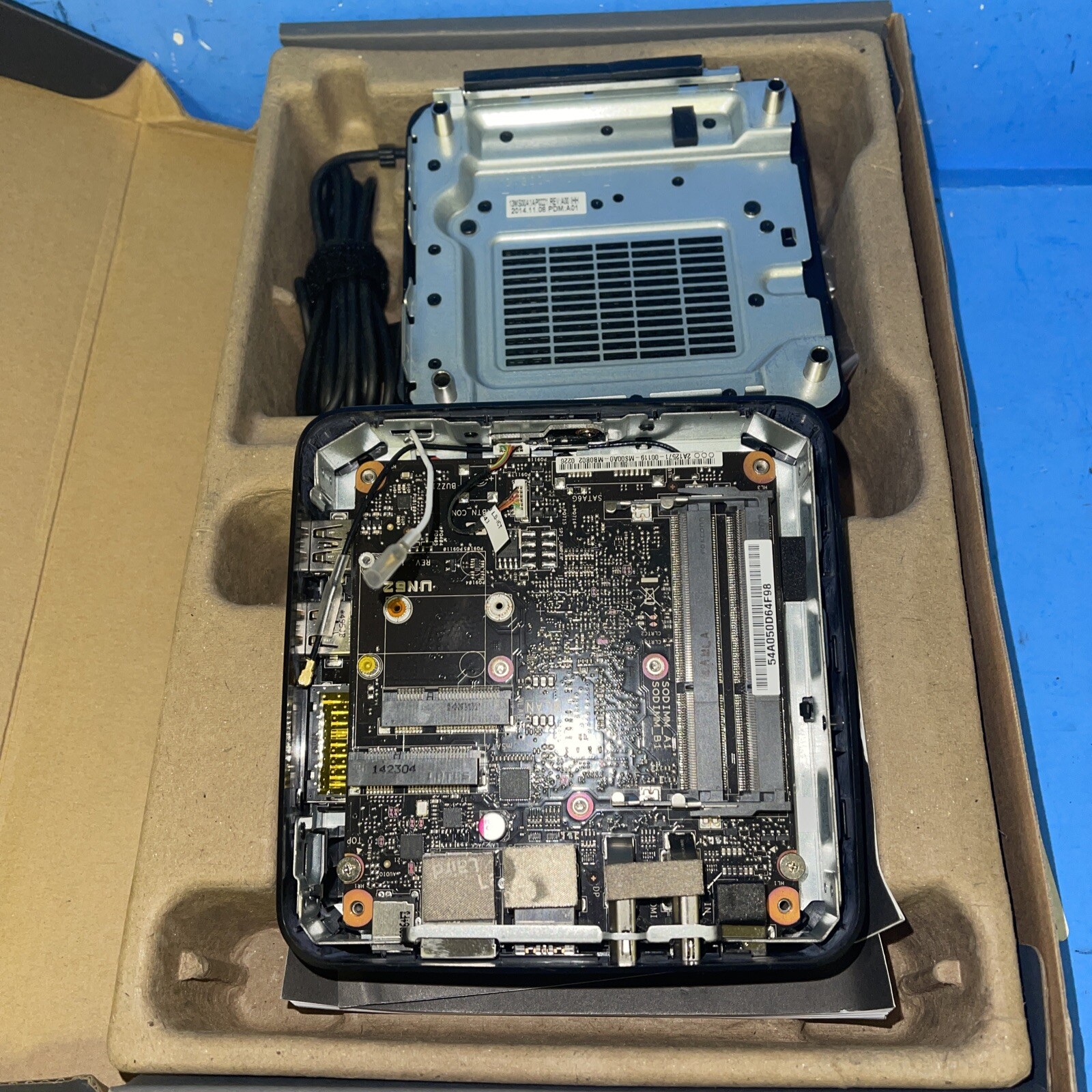 ASUS UN62 VivoMini i3-4300U 90MS00A2-M00460 /NO RAM NO HDD MINI PC