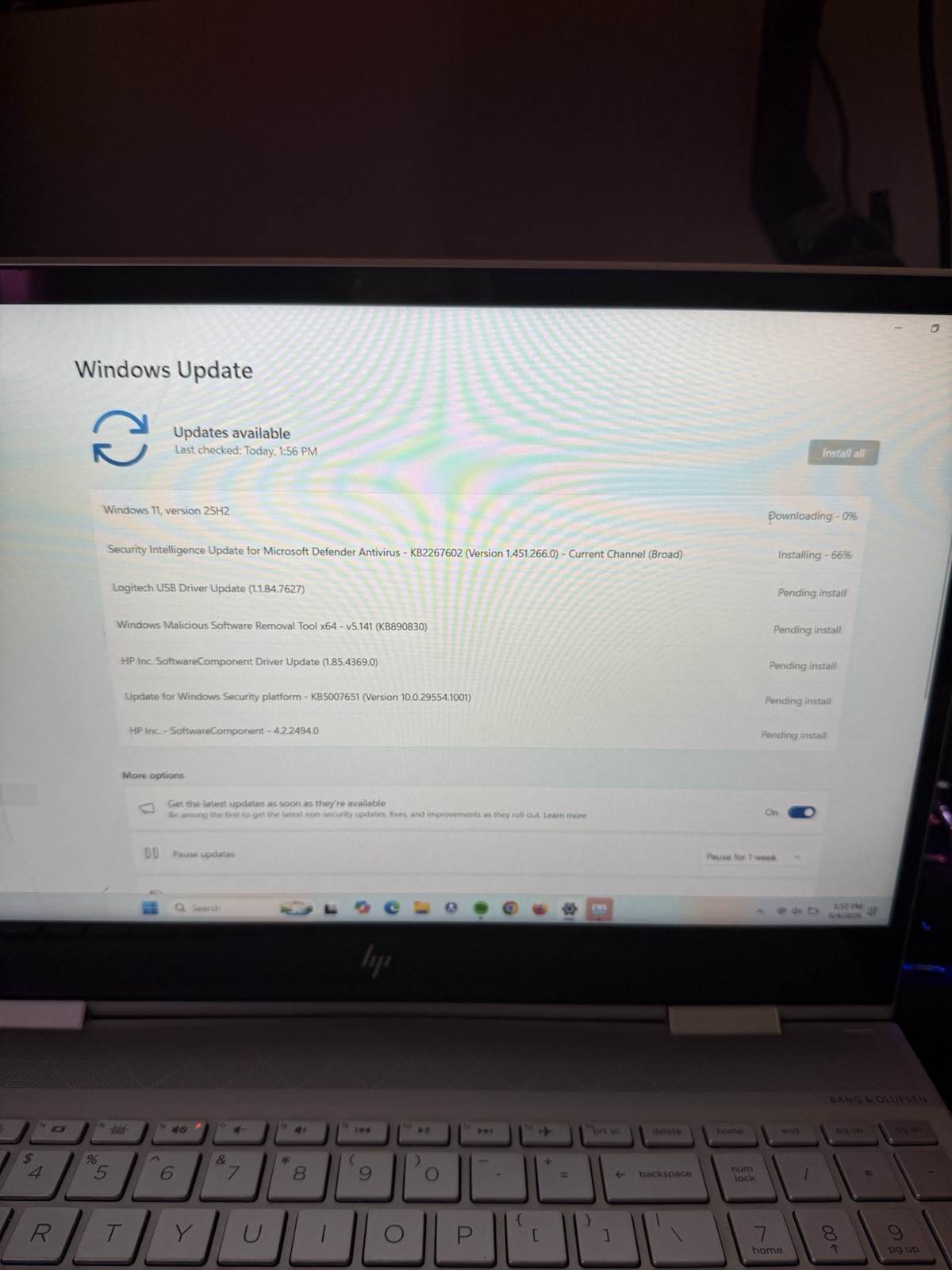 HP Envy x360 15.6” i5-8265U 8GB 256GB SSD Win11 READ DESCRIPTION