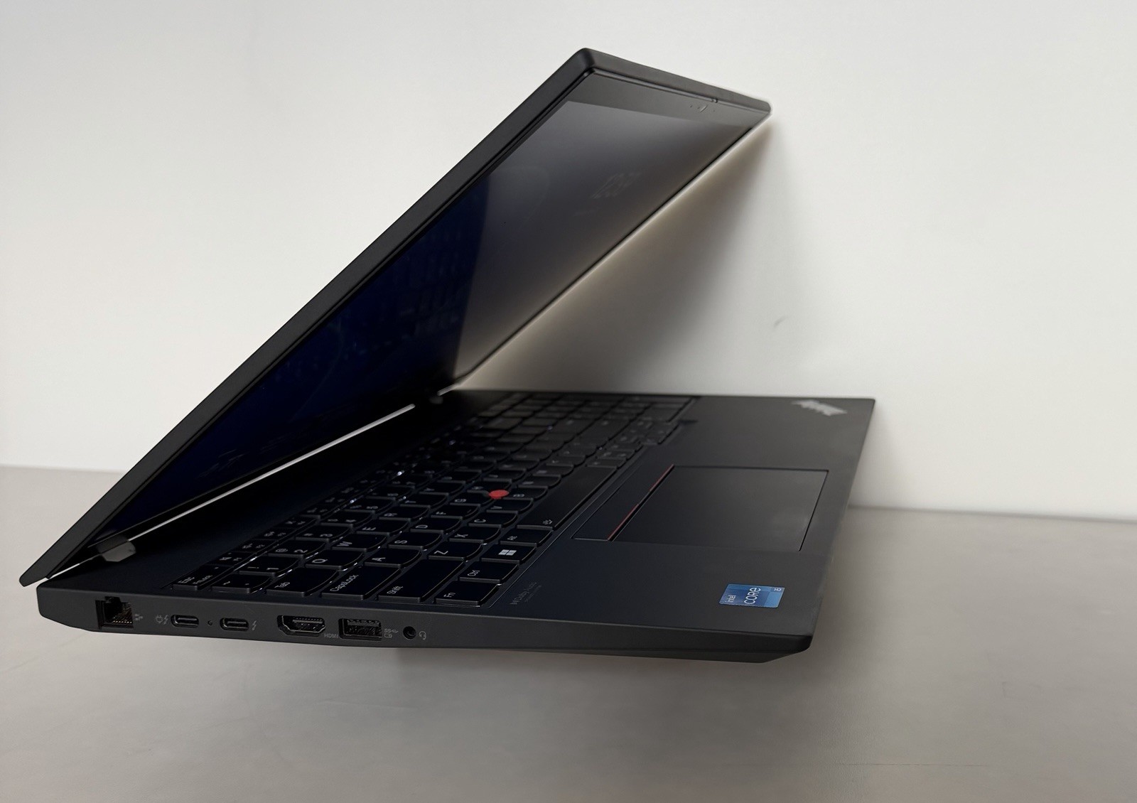 Lenovo ThinkPad T16 Gen 1 Core i5-1235U 16GB 512GB SSD FHD+ Win11Pro Excellent