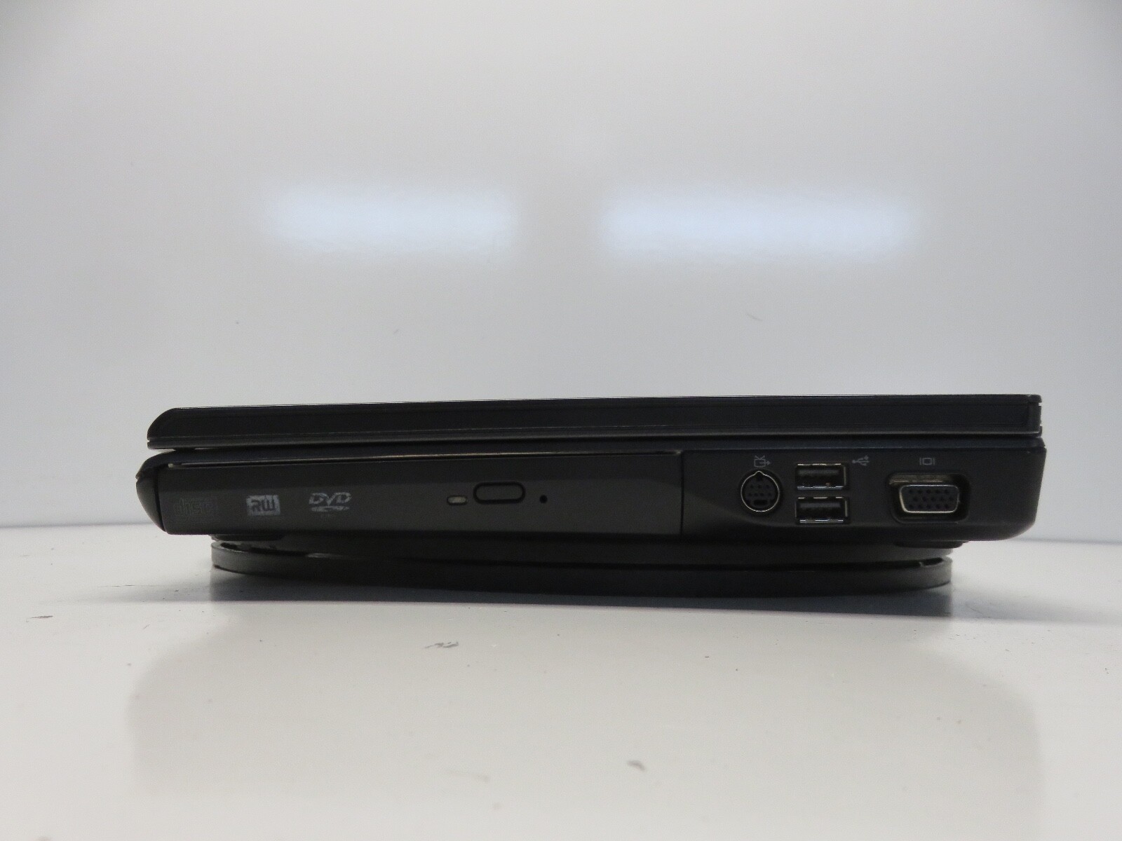 Dell Vostro 1400 Intel Core 2 Duo 06FD 1.6GHz 1 GB NO HDD No Batt