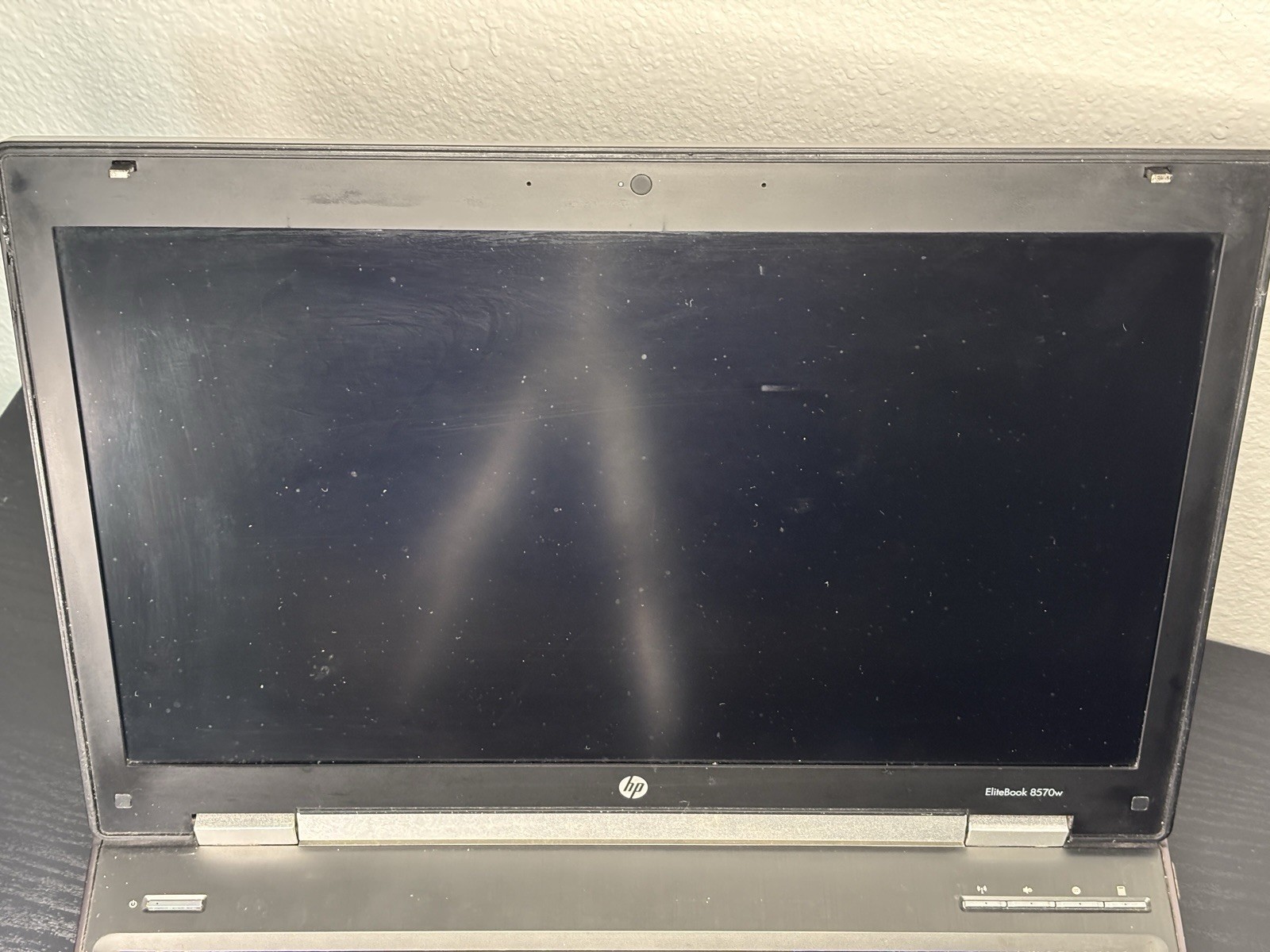 HP EliteBook 8570w Mobile Workstation Intel Core-i7 3740QM, black screen on boot