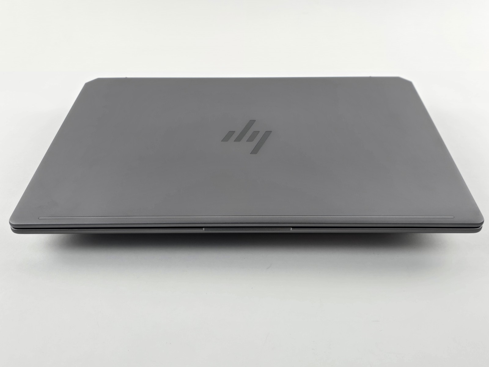 HP OmniBook Ultra 14″ 2.2K Touch, AMD Ryzen AI 9 365, 32GB RAM, 1TB SSD – Good