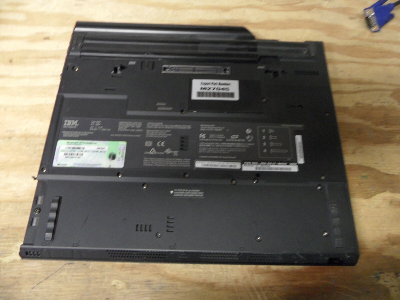 IBM T43 Laptop 4 Parts Dim Screen Could See Bios In Background
