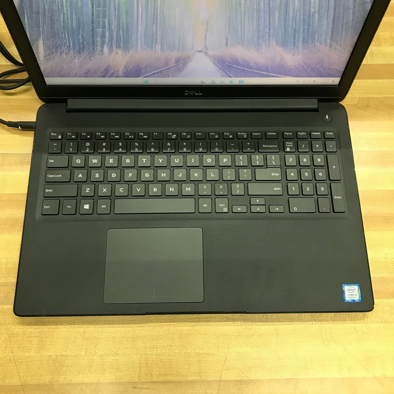 Dell Latitude 3500 15.6″ i5-8265u 1.6GHz 8GB RAM 256GB M.2 SSD (Windows 11 Pro)