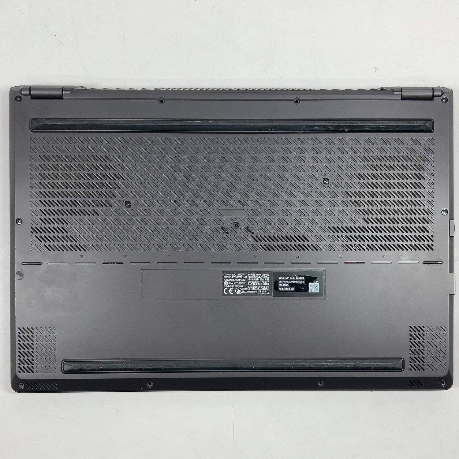 Asus ROG Zephyrus G16 GU603VV 16″ i7-13620H 2.4GHz 48GB Ram 2x500GB SSD