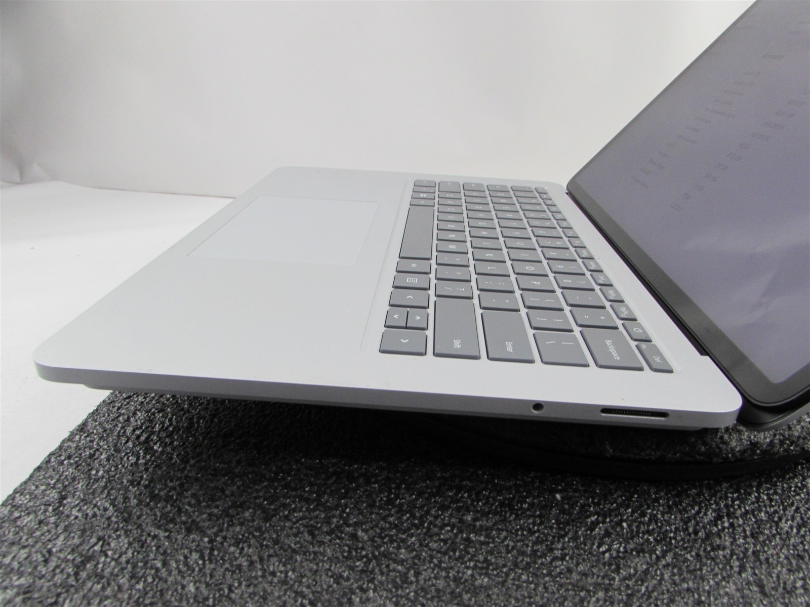 Microsoft Surface Laptop Studio 1964 i7-11370H 1TB SSD 32GB RTX A2000 *No A/C*