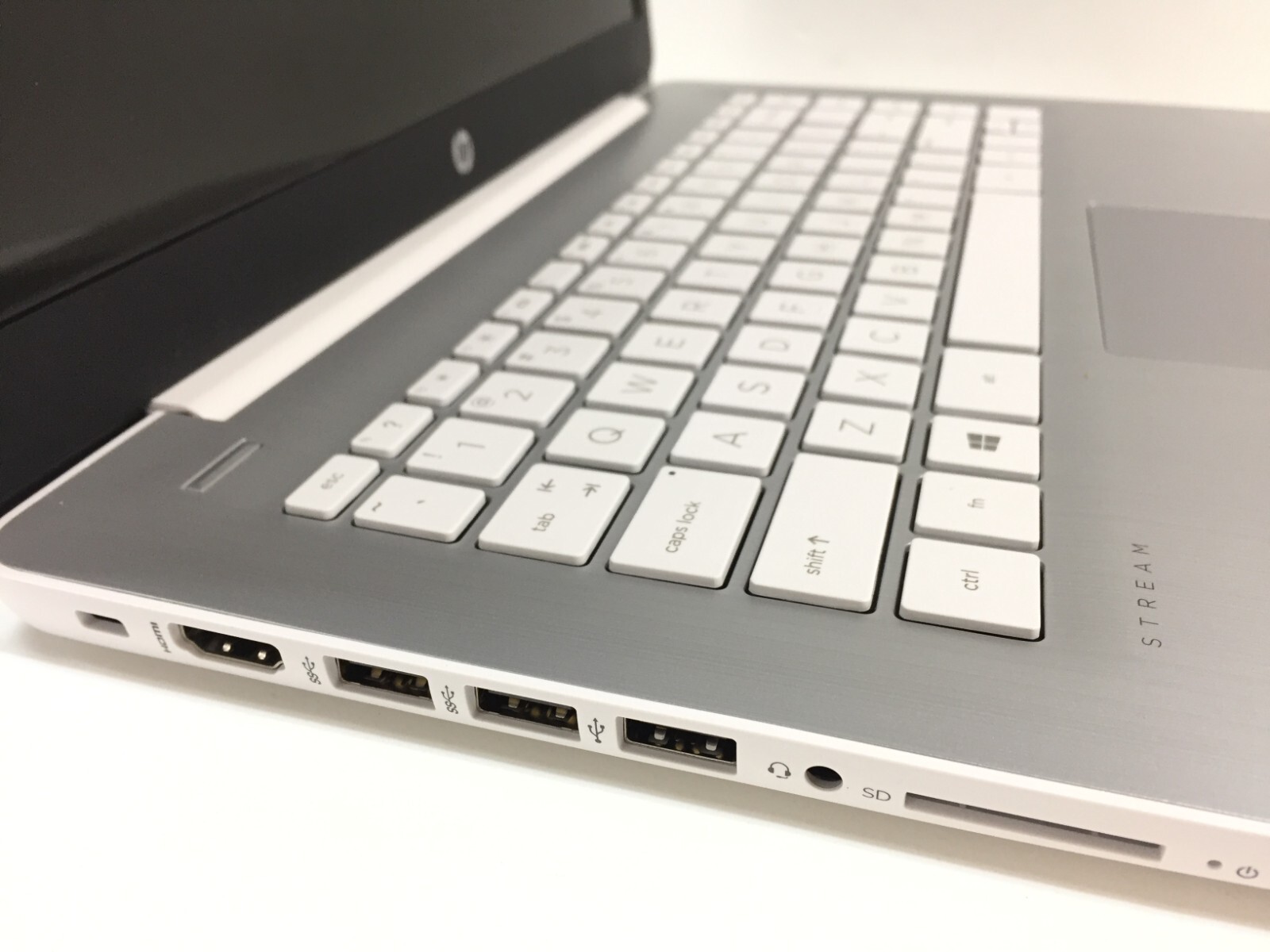 HP Stream 14-ds0030nr 14″ HD Laptop/A4-9120E/4GB SDRAM/32GB eMMC/Win10 H
