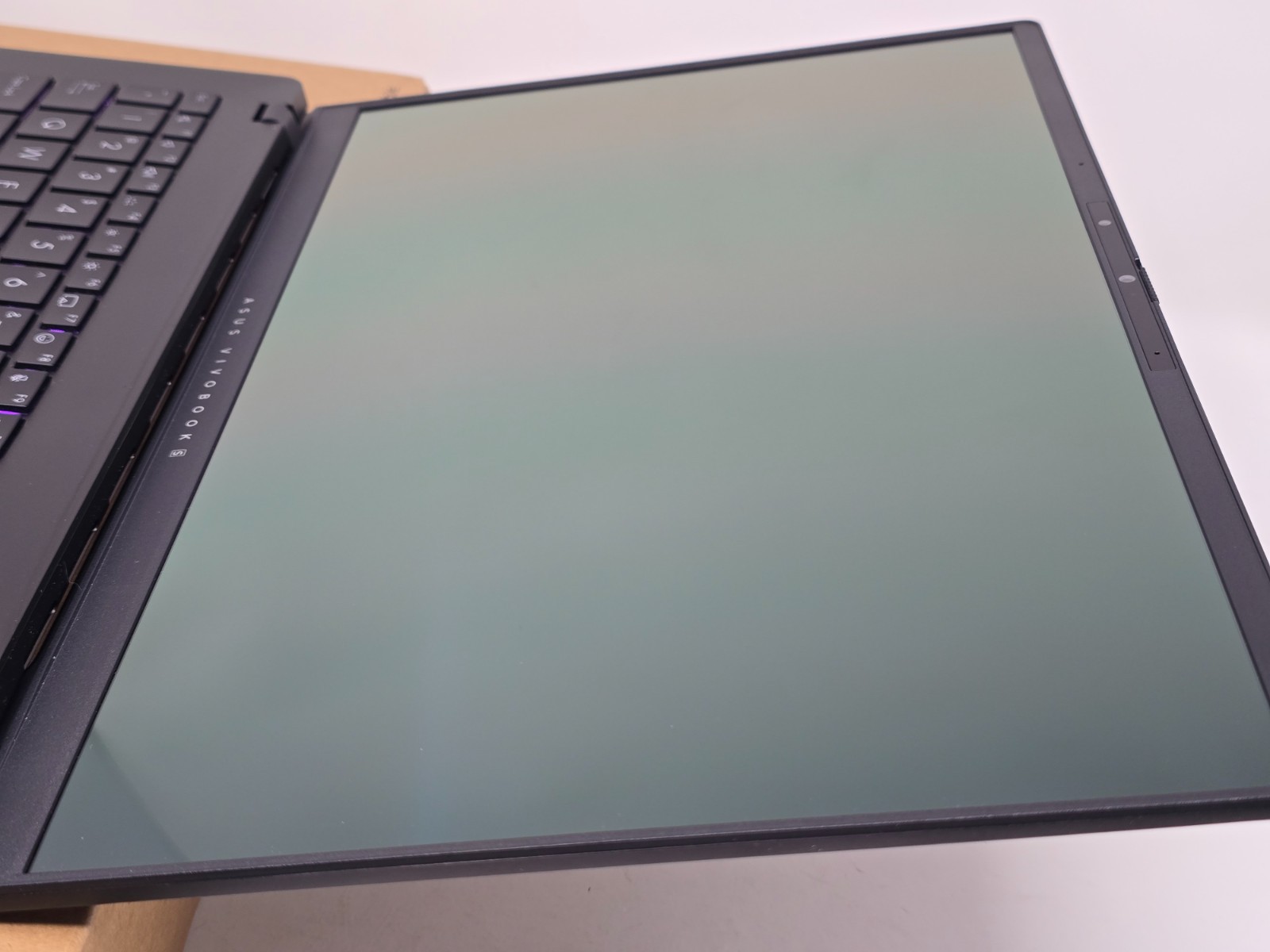 ASUS Vivobook S 14 OLED Intel Ultra 9 185H 16GB RAM 1TB SSD RGB S5406MA-AS96