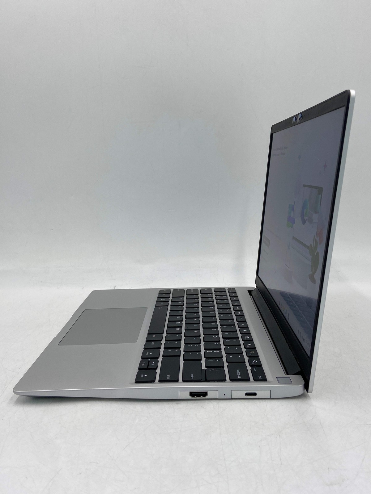Framework Laptop 13 13″ Ryzen AI 7 350 W/ Radeon 860M 2.0GHz 16GB RAM 932GB AMD
