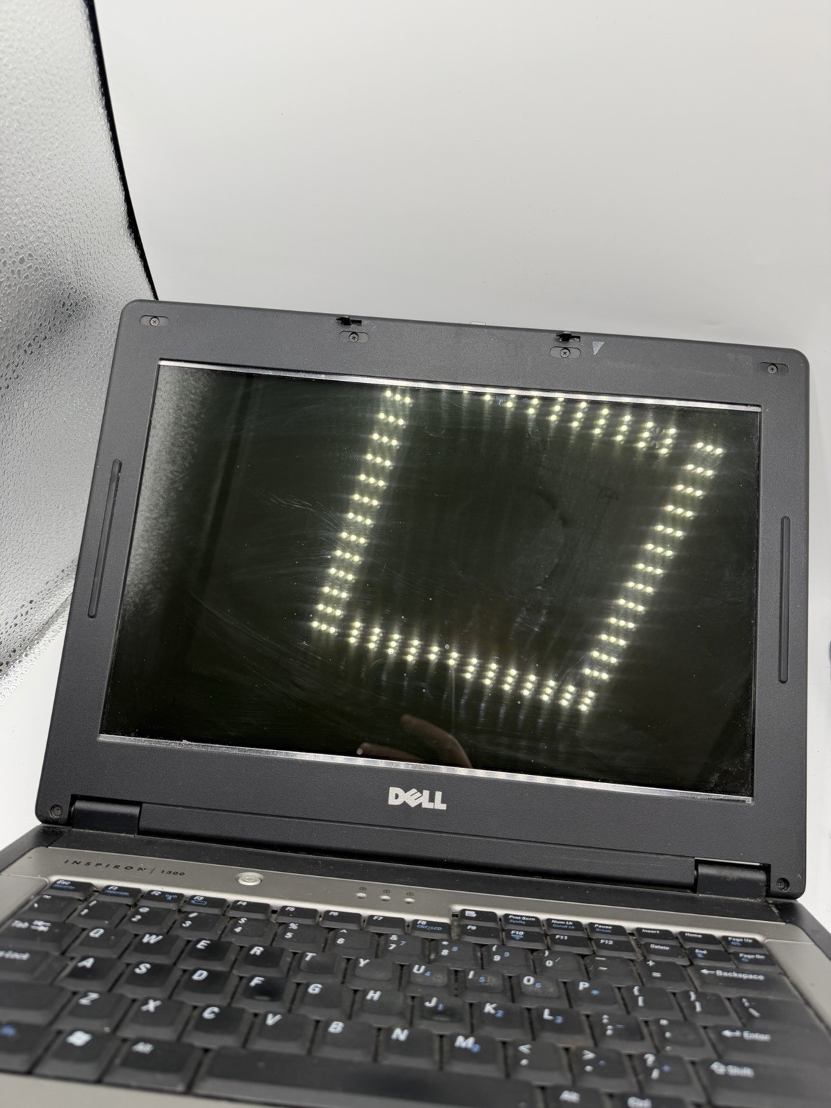Dell Inspiron 1300 14.1″ Laptop Pentium M 1.8Ghz 1GB 300GB Windows XP Pro VTG
