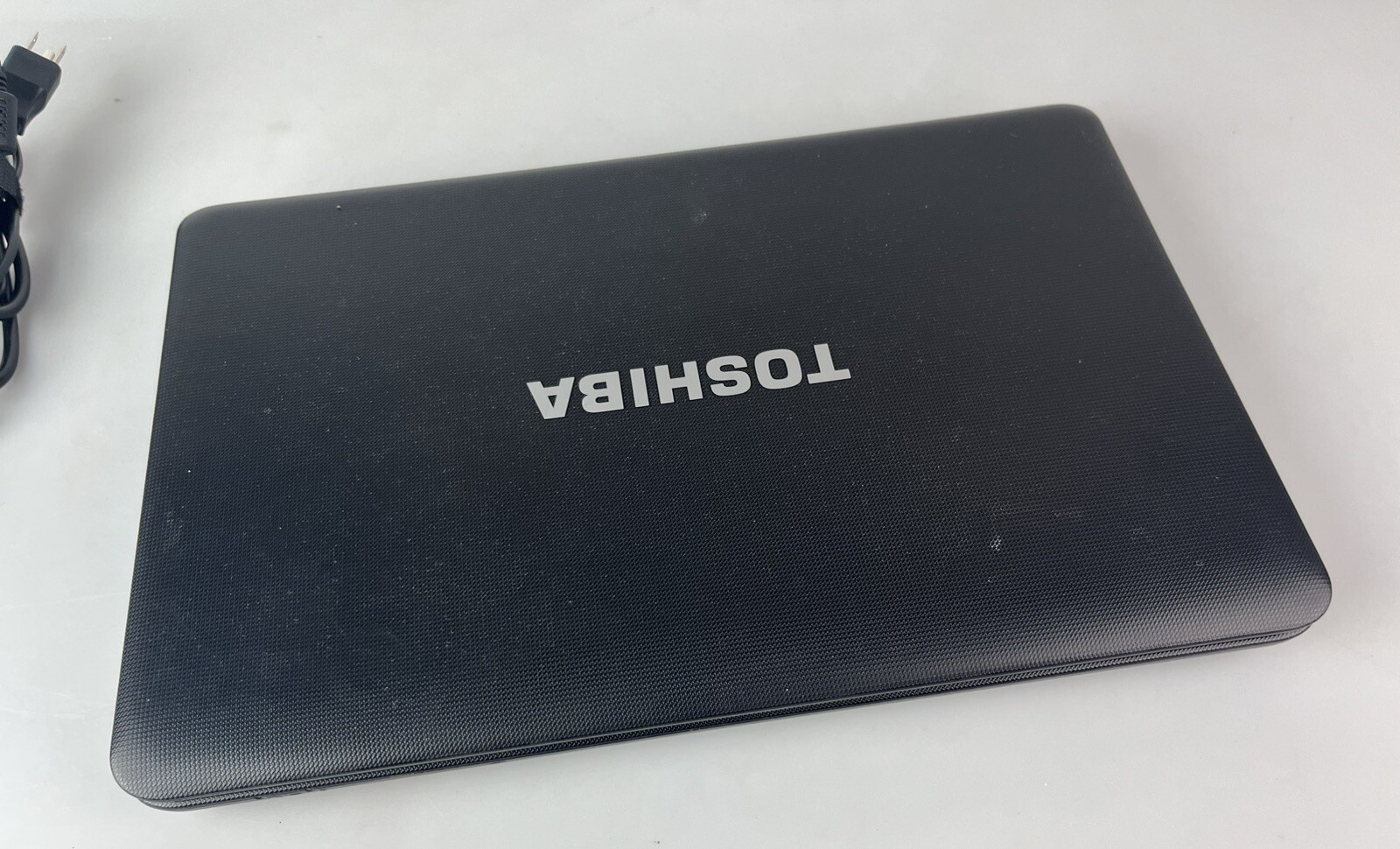 Toshiba Satellite C855d-S5303 AMD E-350 1.60 GHzLaptop Windows 10