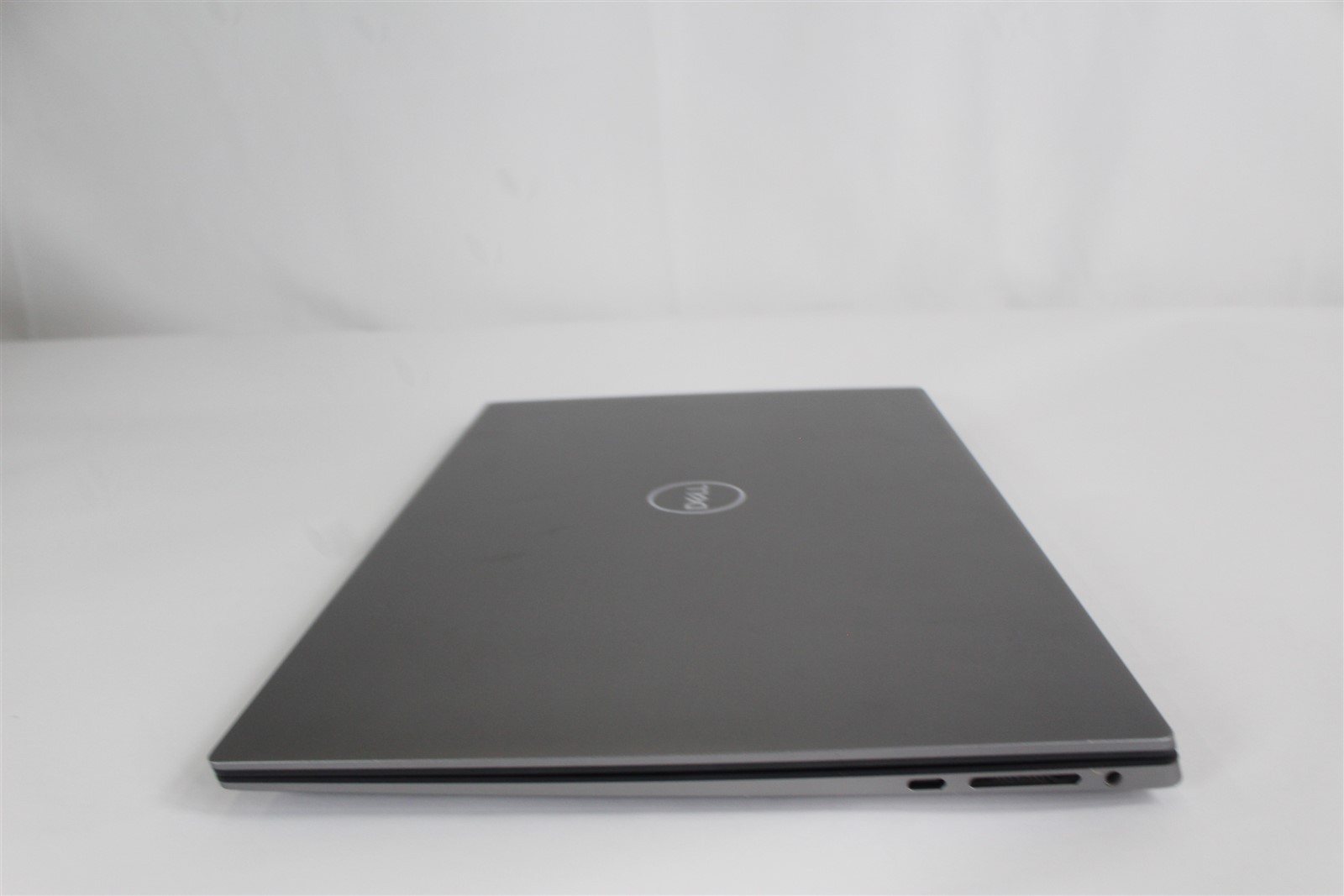 Dell Precision 5570 P91F 2022 15” Core i5-12600H 3.3GHz 16GB RAM 512GB SSD